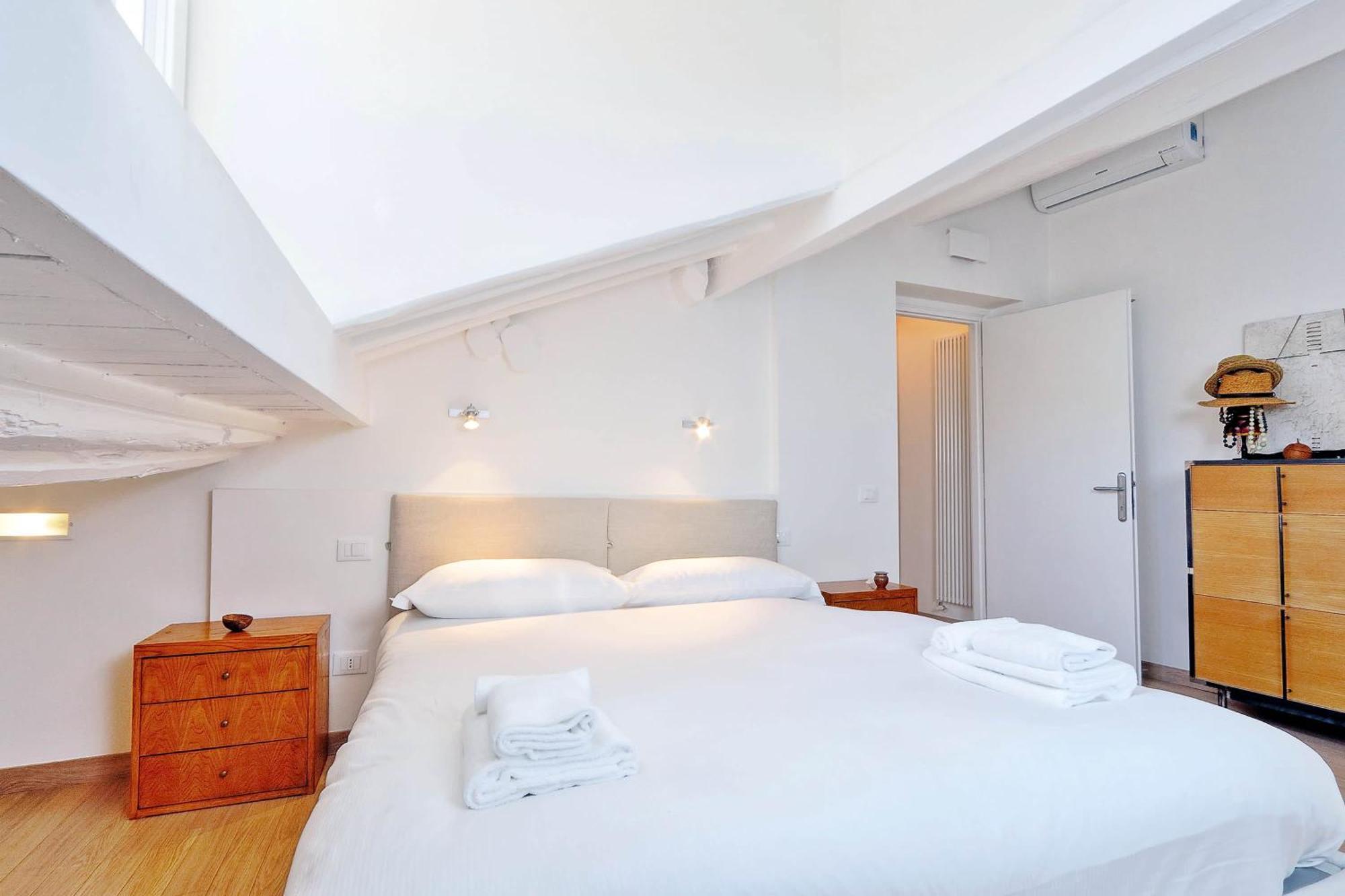 Ferienwohnung Pantheon Charming Attic | Romeloft Exterior foto